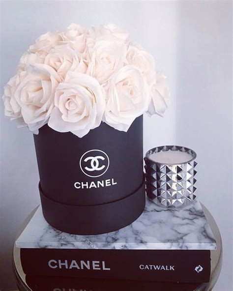 chanel hat box flowers